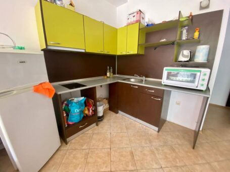 ID 1064 Kitchen area