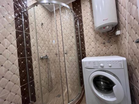 ID 1084 Санузел с душевой кабиной и стиральной машиной 