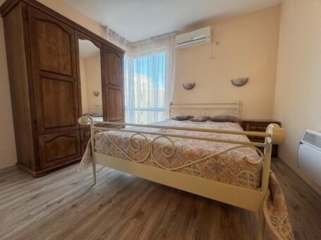 ID 1075 Кровать в спальне 