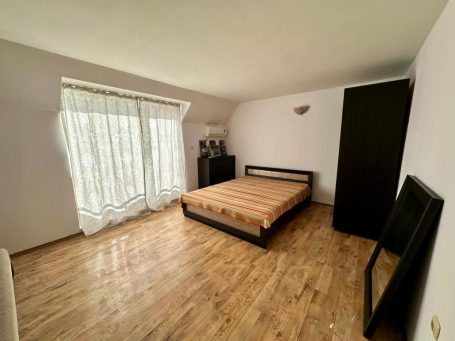 ID 1093 Място за спане в студио