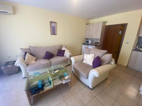 ID 925 living room with kitchen