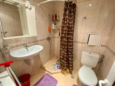 ID 1004 bathroom