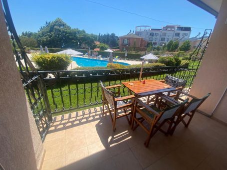 ID 925 Terrace with furniture