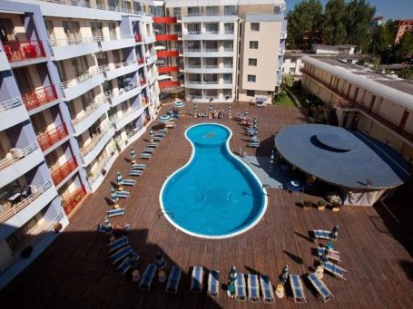 1122 pool view
