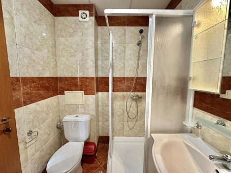 ID 824 bathroom