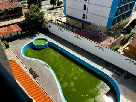 ID 833 Area with pool