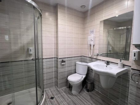 ID 845 bathroom