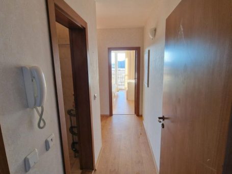ID 970 entrance hall