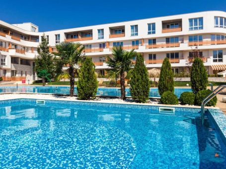 ID 848 Swimming pool in the complex