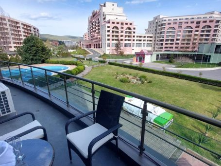 ID 835 terrace