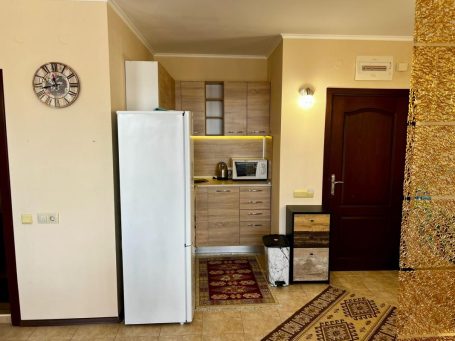ID 833 Kitchen area