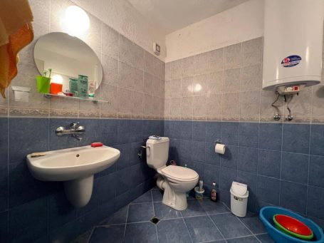 ID 774 bathroom