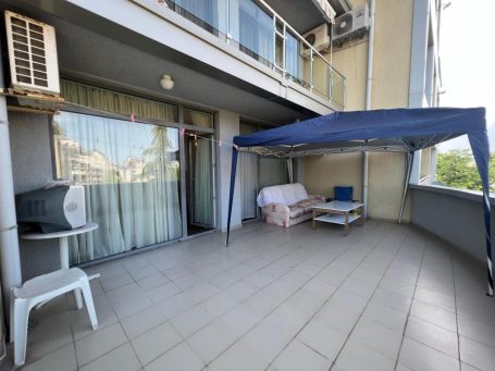 ID 774 Terrace with furniture
