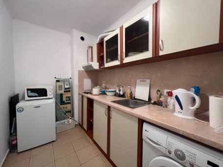 ID 774 kitchen area