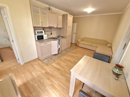 ID 612 living room
