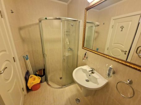 ID 612 bathroom with shower
