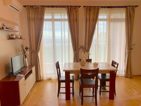 ID 751 table, TV