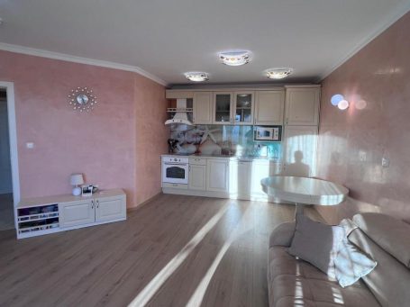 ID 1124 Kitchen box in living room