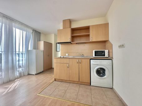 ID 824 Kitchen area