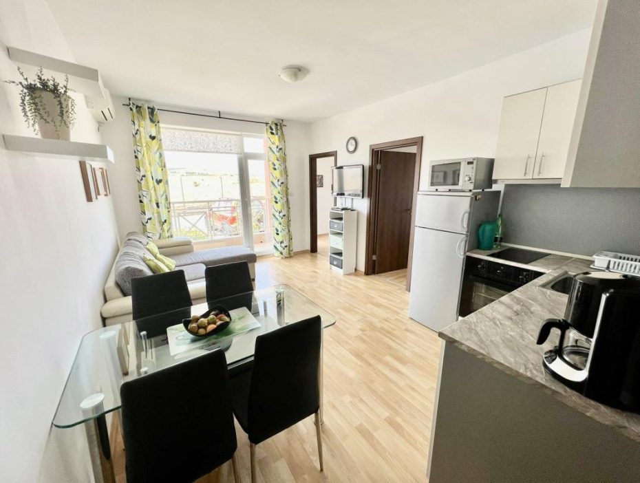 ID 613 Two-bedroom apartment in "Sunny Day 6"- for sale