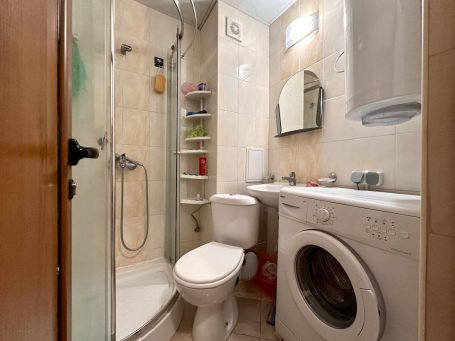 ID 999 bathroom