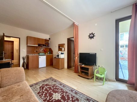 ID 999 Living room with furniture