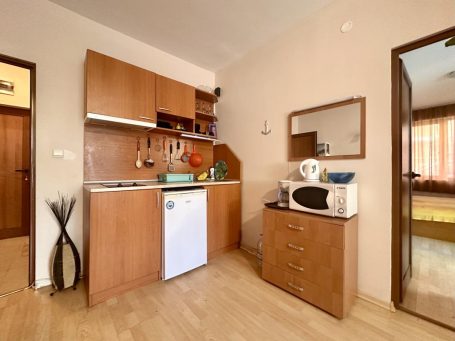 ID 999 kitchen area