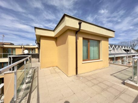 ID 823 large terrace