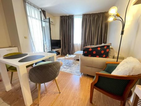 ID 998 living room