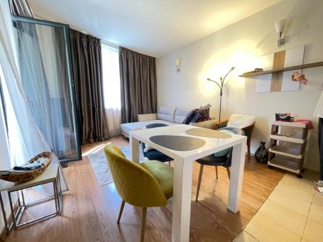 ID 998 dining area in the living room
