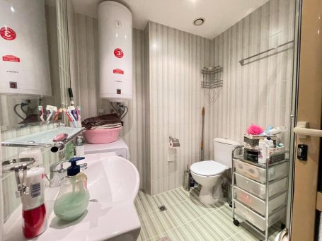 ID 998 bathroom