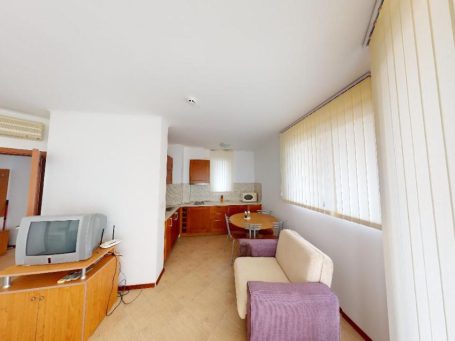 ID 846 Living room with kitchen