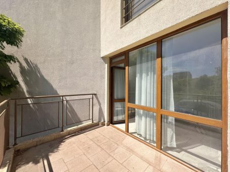 ID 977 terrace
