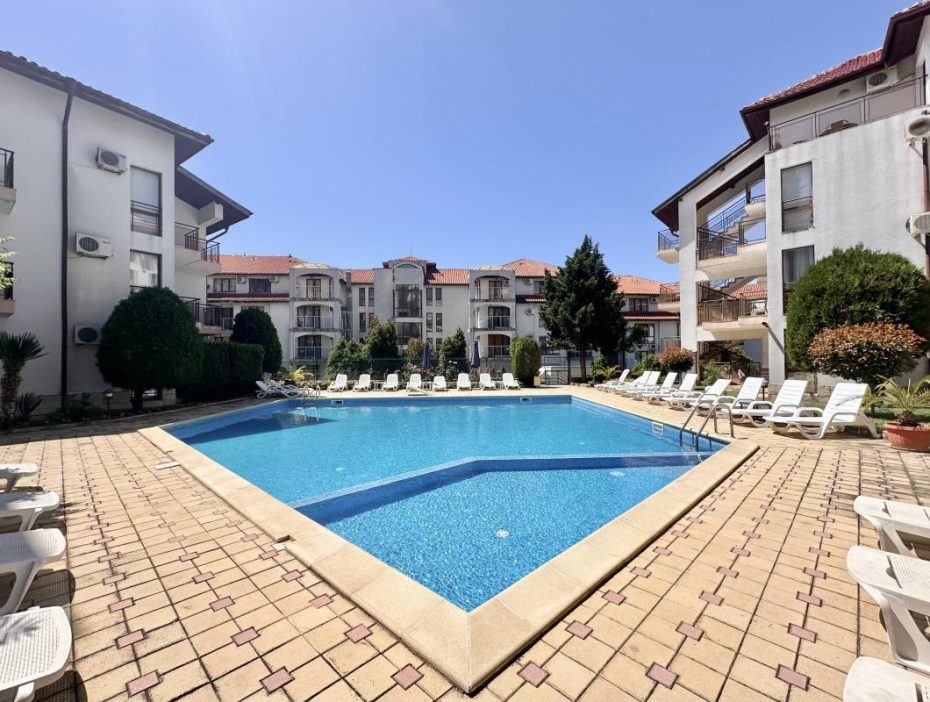 ID 977 View of the pool of the "Compass" complex in Sveti Vlas