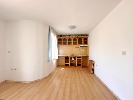 ID 977 kitchen area