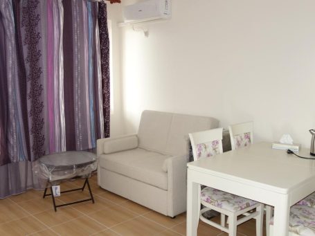 ID 770 Living room, seating area
