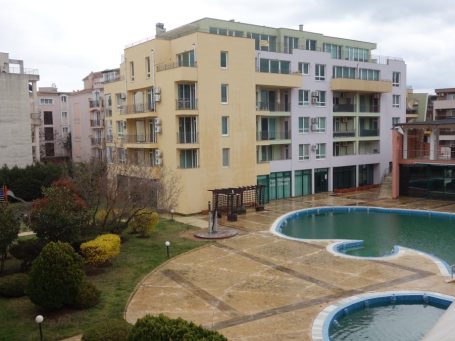 ID 829 View of the complex from the balcony