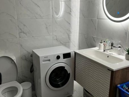 ID 839 bathroom