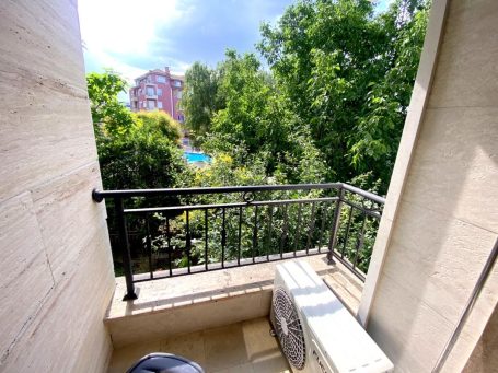 ID 834 terrace