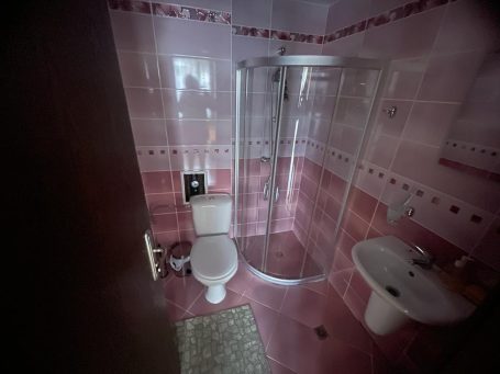 ID 821 bathroom