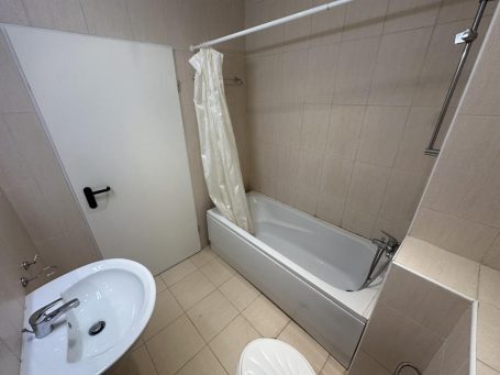 ID 816 bathroom