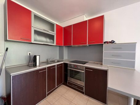 ID 749 Kitchen area