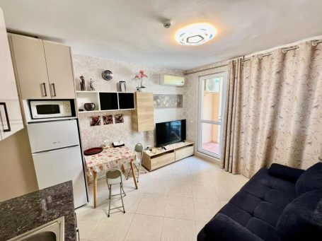 ID 996 Living room with kitchenette