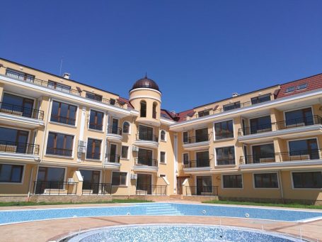 ID 773 View of the facade of "Dolce Riva"