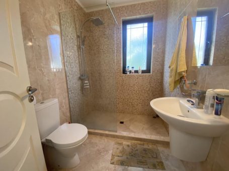 ID 1131 View of the bathroom