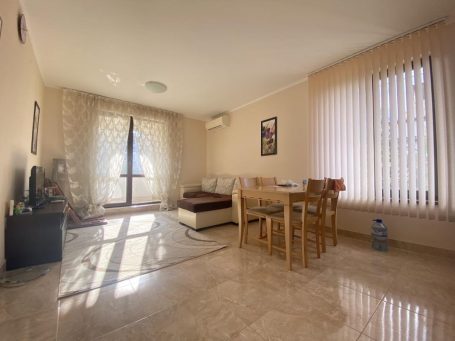 ID 1131 dining area