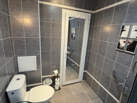 ID 771 bathroom