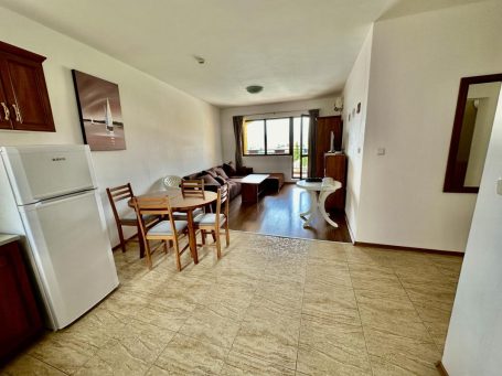 ID 840 living room