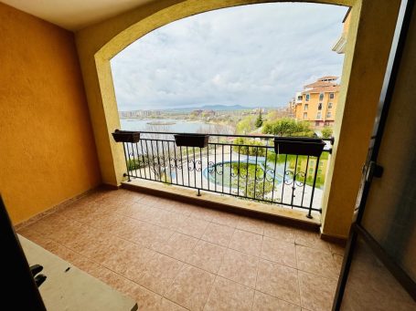 ID 840 terrace