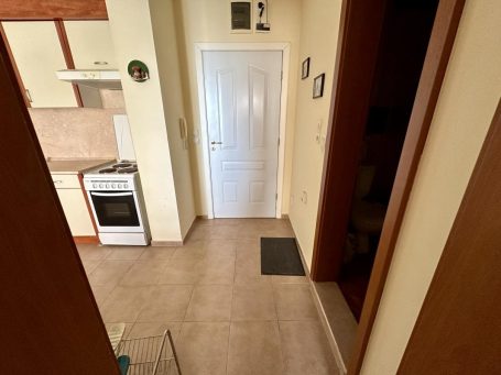 ID 841 entrance hall